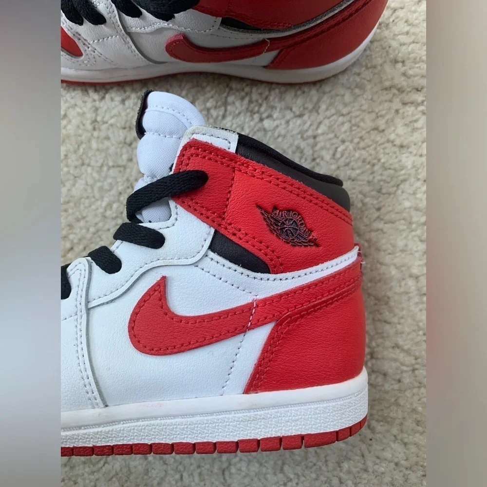 Nike Size 10C Air Jordan Retro 1 High Heritage Sneakers